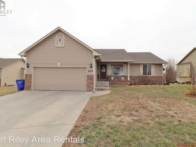 2109 Thompson Dr, Junction City, KS, 66441