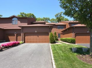 66 Hunt Dr, Jericho, NY 11753