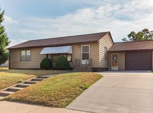 422 5th Ave N, Onalaska, WI 54650