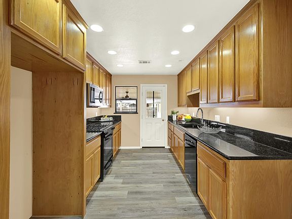 4th image of 112 E Kentucky Street