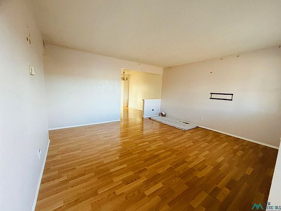 4th image of 3104 S Lea Ave