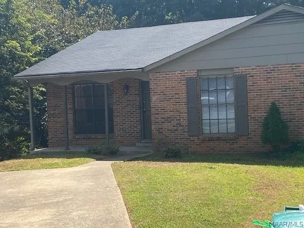 33 Crestwood Ct, Millbrook, AL 36054