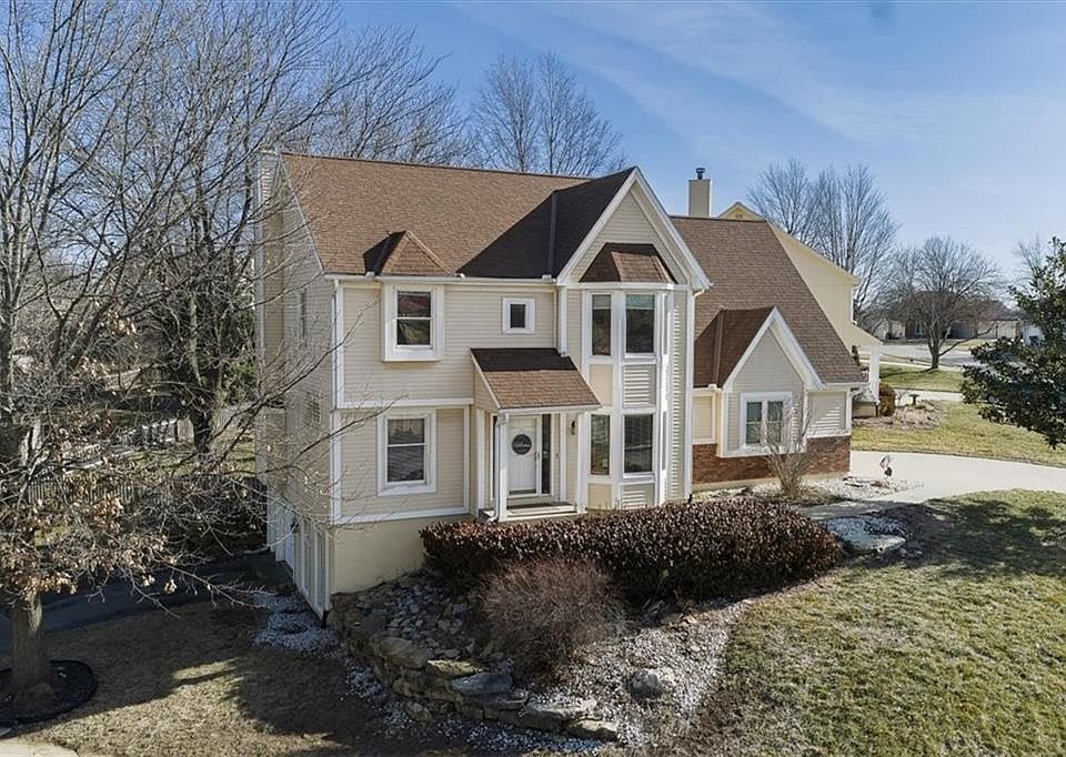 1st image of 1300 NE 93rd Ter