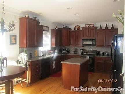 Kitchen and Eat-in Dining Area