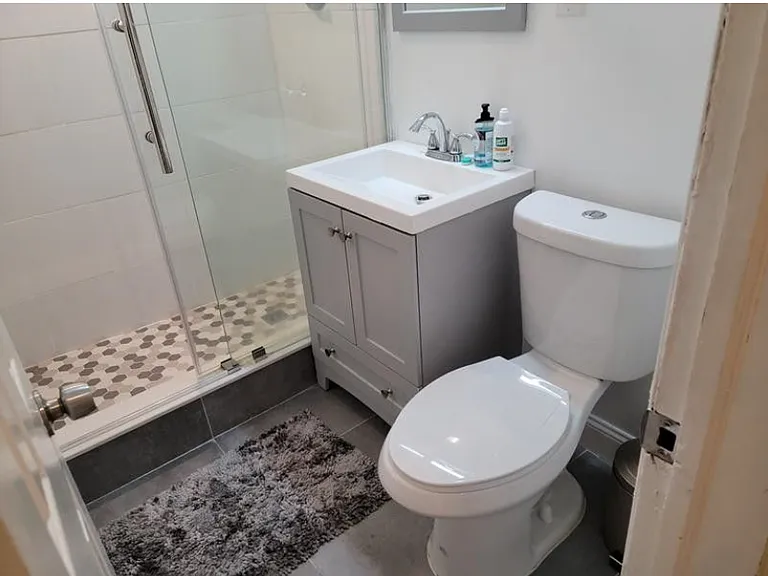 Bathroom/shower