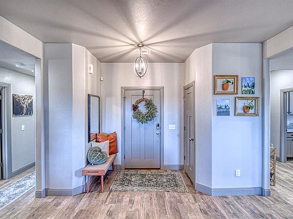 3rd image of 3702 King Arthur Ct