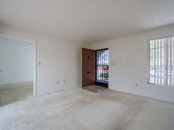4th image of 302 S Paseo Lobo