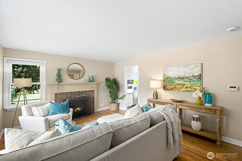 4th image of 4116 38th Avenue SW
