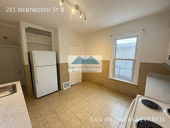 5th image of 281 Wentworth St N