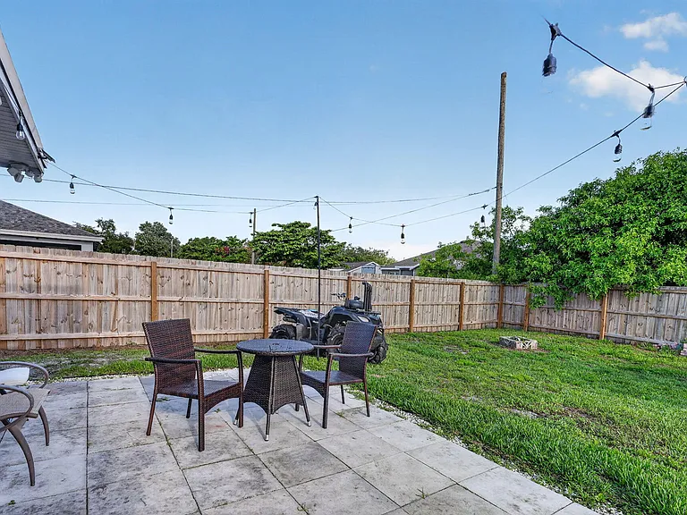481 SW Aster Rd — Photo 47