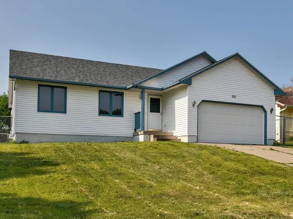 227 E Burnham Ave, Des Moines, IA 50315
