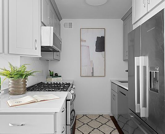 5th image of 201 E 66th St APT 9A