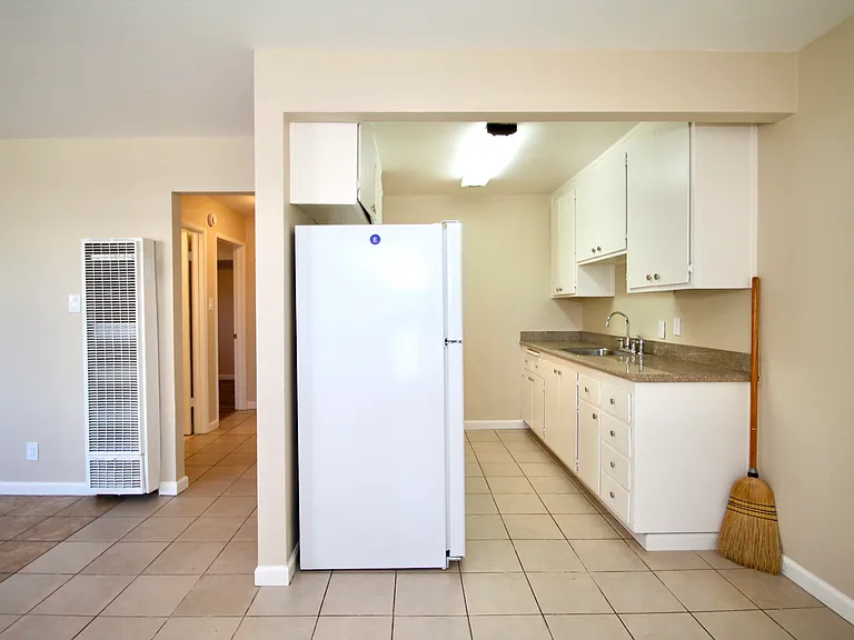 205 Smalley Ave #1 — Photo 5