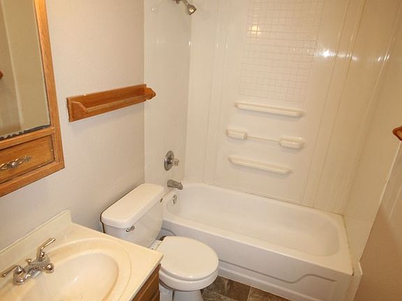5th image of 1013 Kenyon Ave #1/2