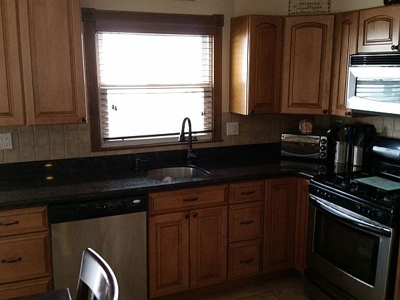 5th image of 225 Brookfield Ave