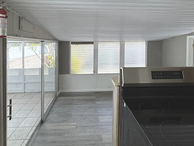 805 SW 1st St #5 — Photo 18