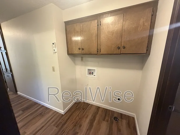 1229 NW Highland Ave #B — Photo 15