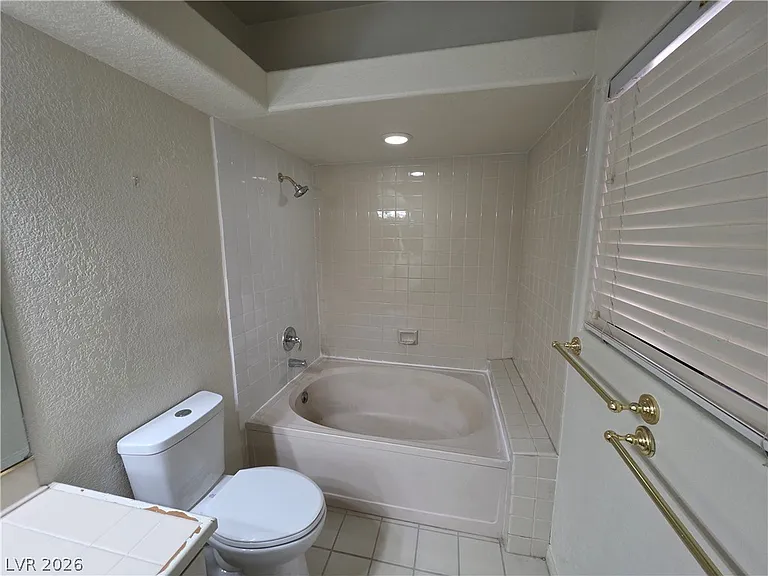 1407 Santa Margarita St #A — Photo 52