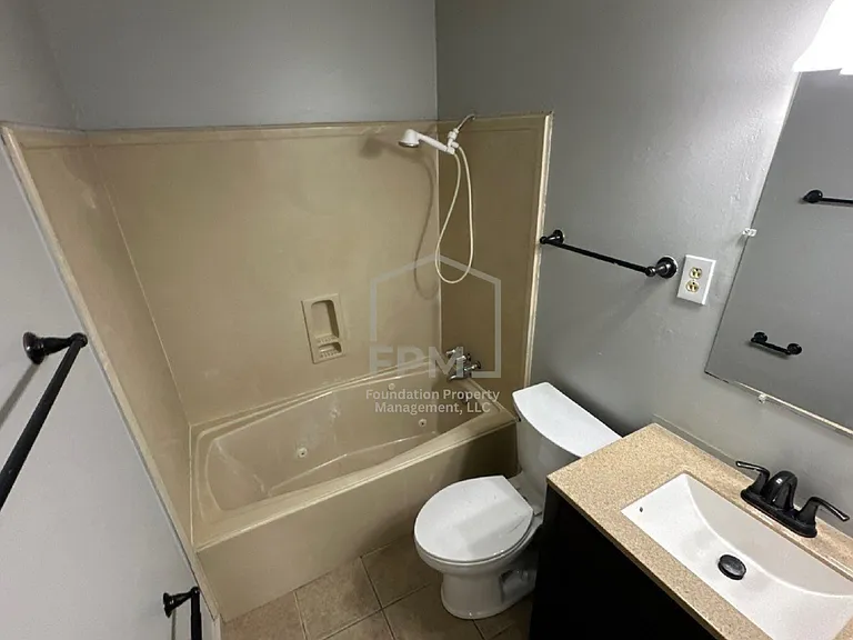4325 Merlcrest Cv — Photo 11