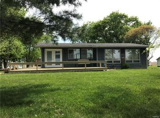 2122 Thrill Hill Rd, Vandalia, IL 62471