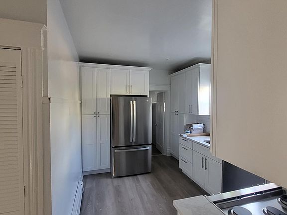 5th image of 113 Wallace St #1