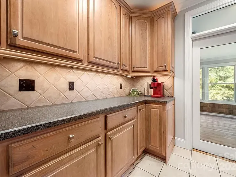 2545 Rea Rd — Photo 34