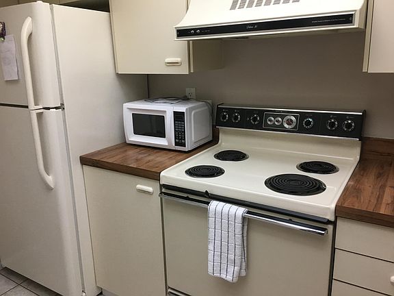 3rd image of 1001 Tartan Dr