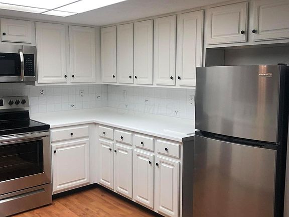 4th image of 5935 N High St #302