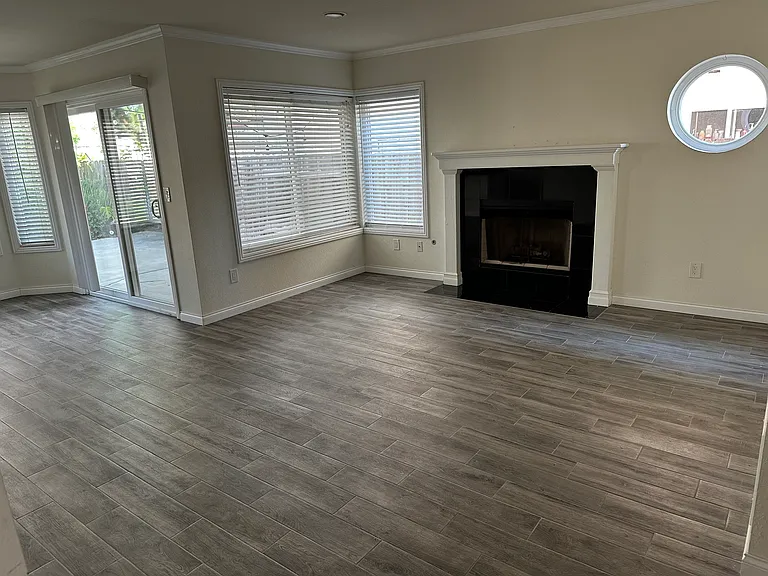 8179 Rimridge Ln — Photo 3