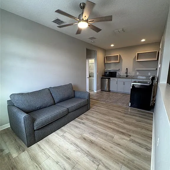 16042 Micelli Dr — Photo 6