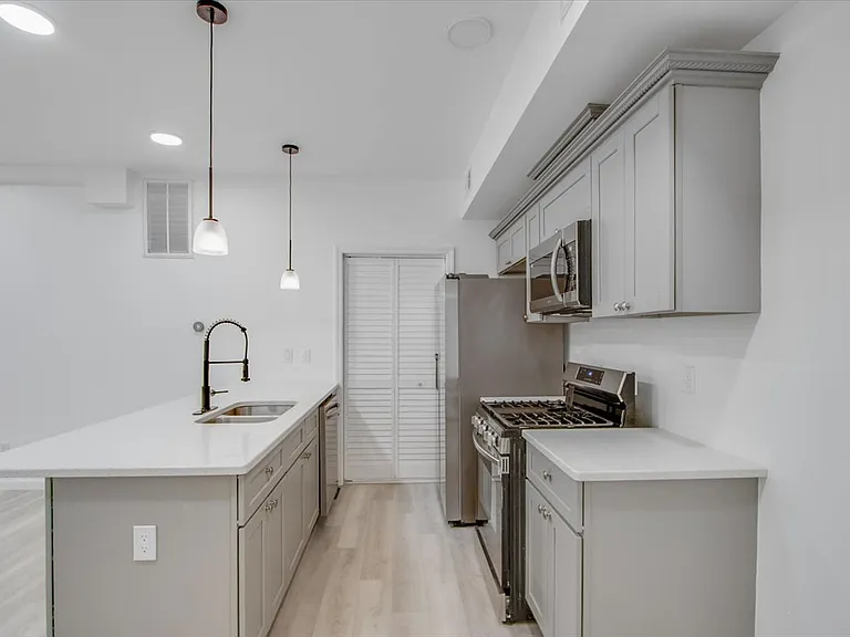 500 S 18th St #1 — Photo 3