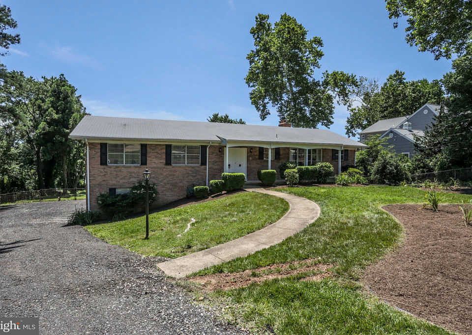 1st image of 6105 River Dr