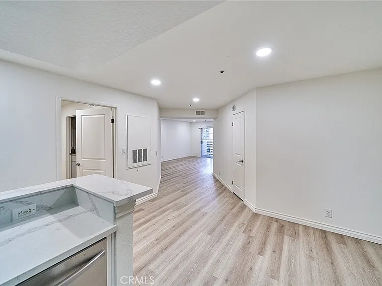 345 S Alexandria Ave #212 — Photo 3