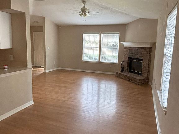 4th image of 2505 NW 35th Pl