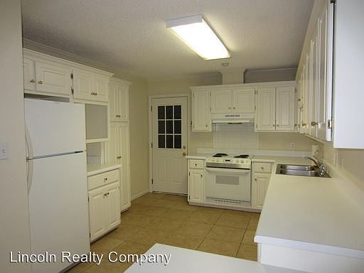 1st image of 3425 Sussex Dr