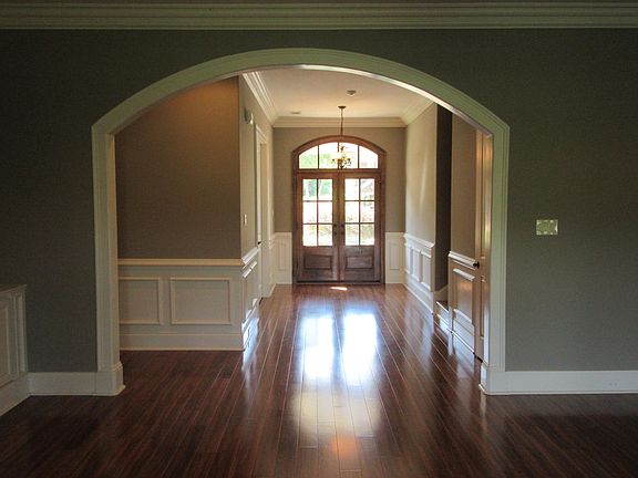 2nd image of 880 Ironwood Ln