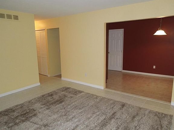 4th image of 2115 Winewood Ave