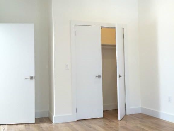 3rd image of 120 Essex St #2NDFL