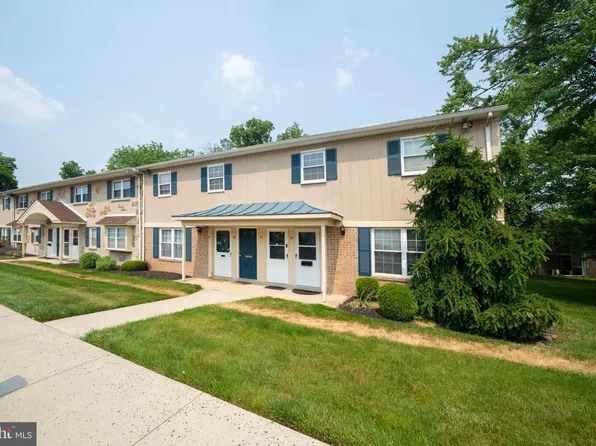 25 Wexford Dr, North Wales, PA 19454