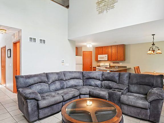 5th image of 639 Kenwood Ct