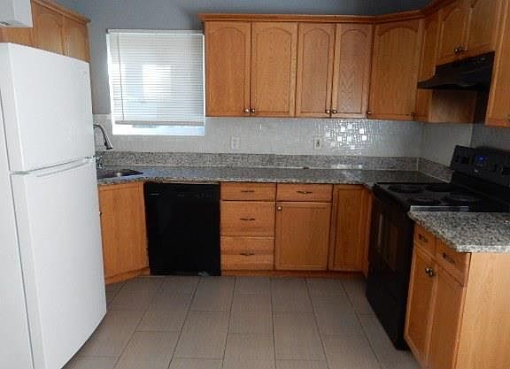 5th image of 720 Jamaica Pl