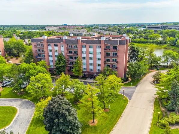 211 Rivershire Ln APT 602, Lincolnshire, IL 60069
