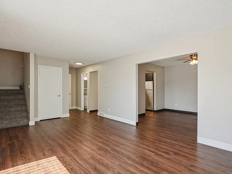 Aspen Townhomes — Photo 4