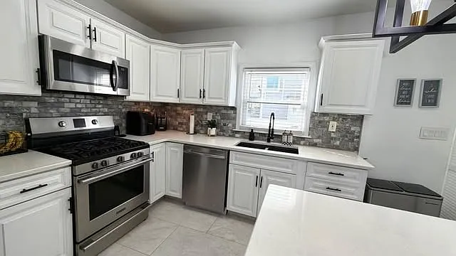 49 Orange Ave — Photo 8