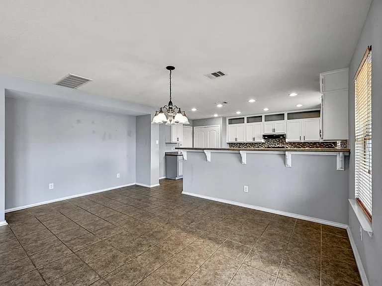 214 Briarwood Dr — Photo 12