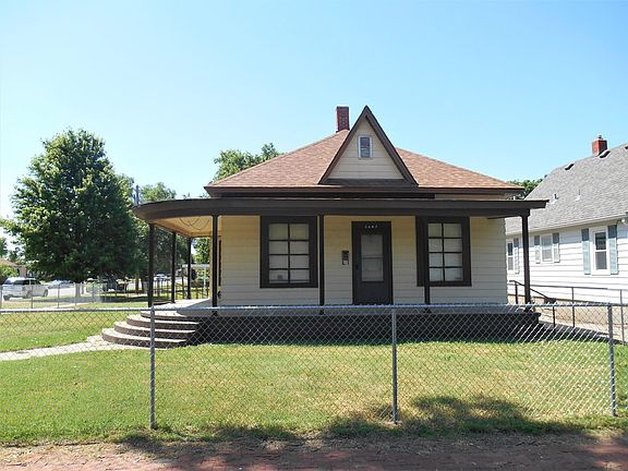 2nd image of 2603 Forest Ave