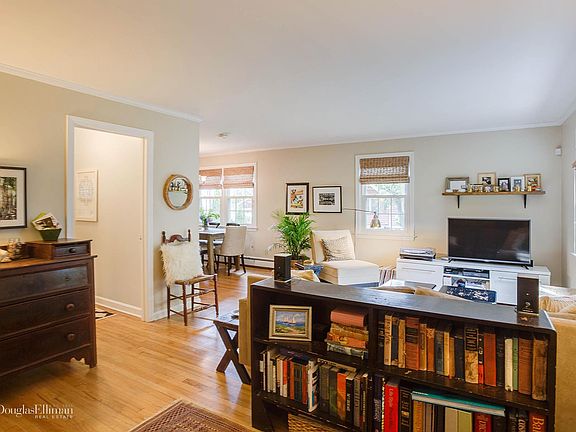 3rd image of 12 Lincoln Pl