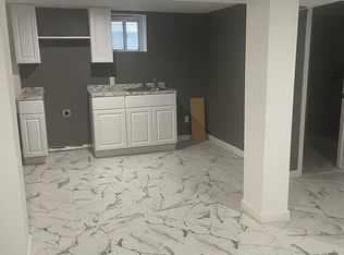 318 S Clinton St, East Orange, NJ 07018