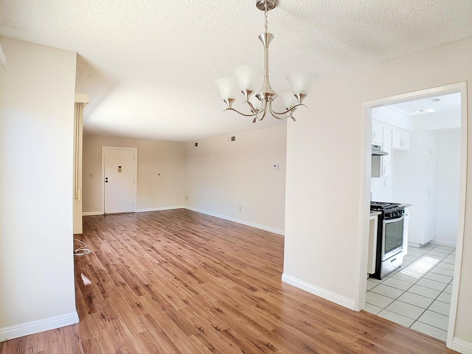 1st image of 350 S Oakland Ave Unit 105