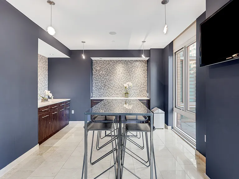 260 W 54th St #13H — Photo 8